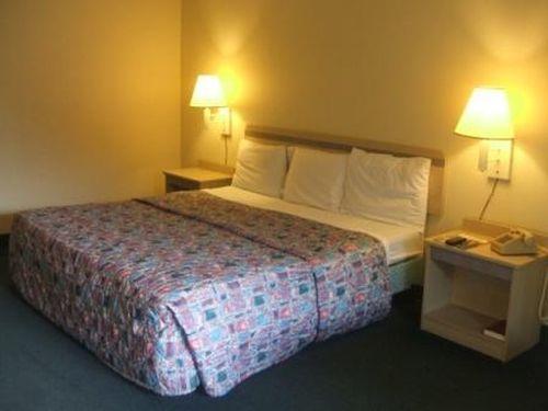 Regency Inn And Conference Center Clinton 客房 照片