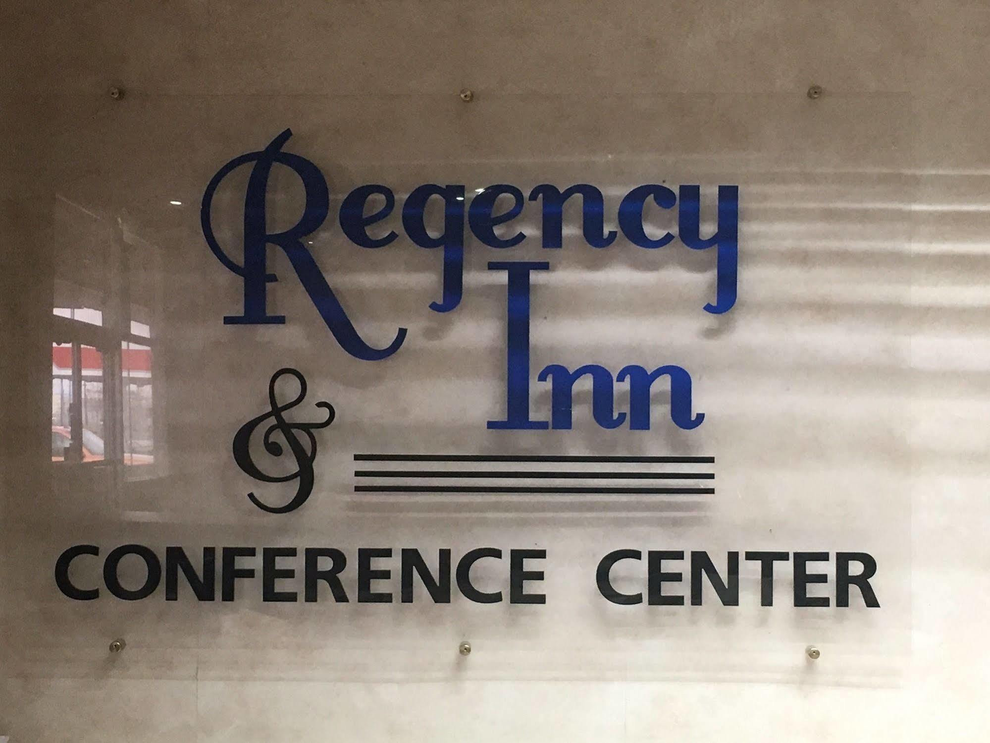 Regency Inn And Conference Center Clinton 外观 照片